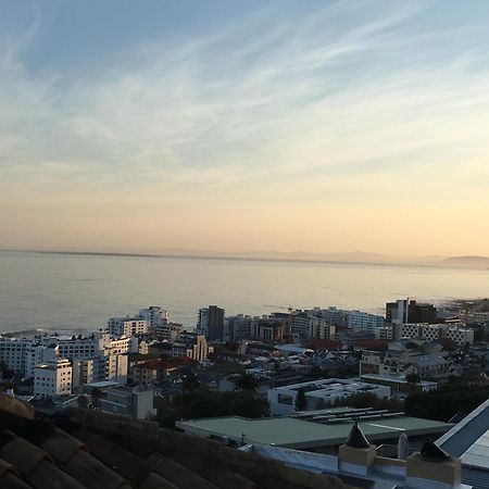 Villa Del Mar - "Luxurious En-Suite Bedroom With Lounge And Stunning Sea View Balcony In Bantry Bay" Le Cap Extérieur photo